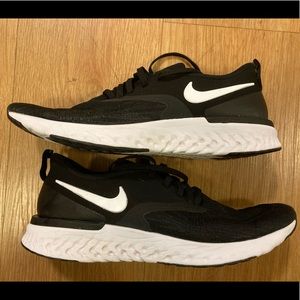 Nike Odyssey React Flyknit running shoe size 11